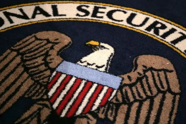 Balancing Security and Convenience in Messaging Apps
