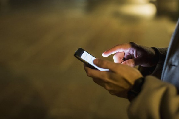 Kremlin Avoids Messenger Apps for Official Use Due to Security Concerns
