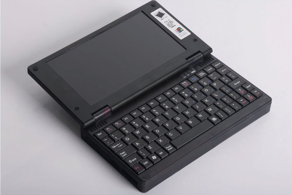 New Pocket 386 Laptop Revives Nostalgia for Windows 3.11 and 95