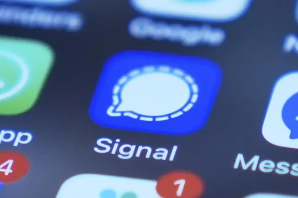 Signal's Use by Officials in Focus Amid Security Concerns