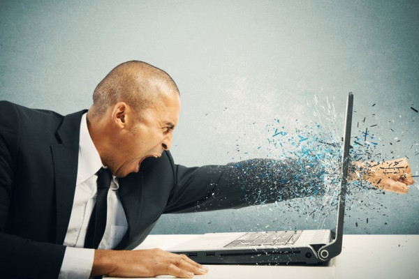 Microsoft Withdraws Optional Update Due to Reboot Loop Bug in Virtualization