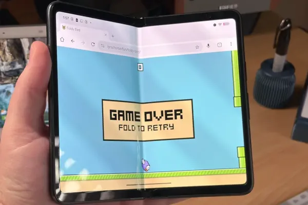 Foldy Bird: Innovative Foldable Phone Game Launched
