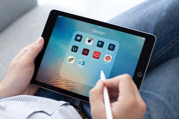 Photoshop Moves Forward with New AI-Powered iOS App